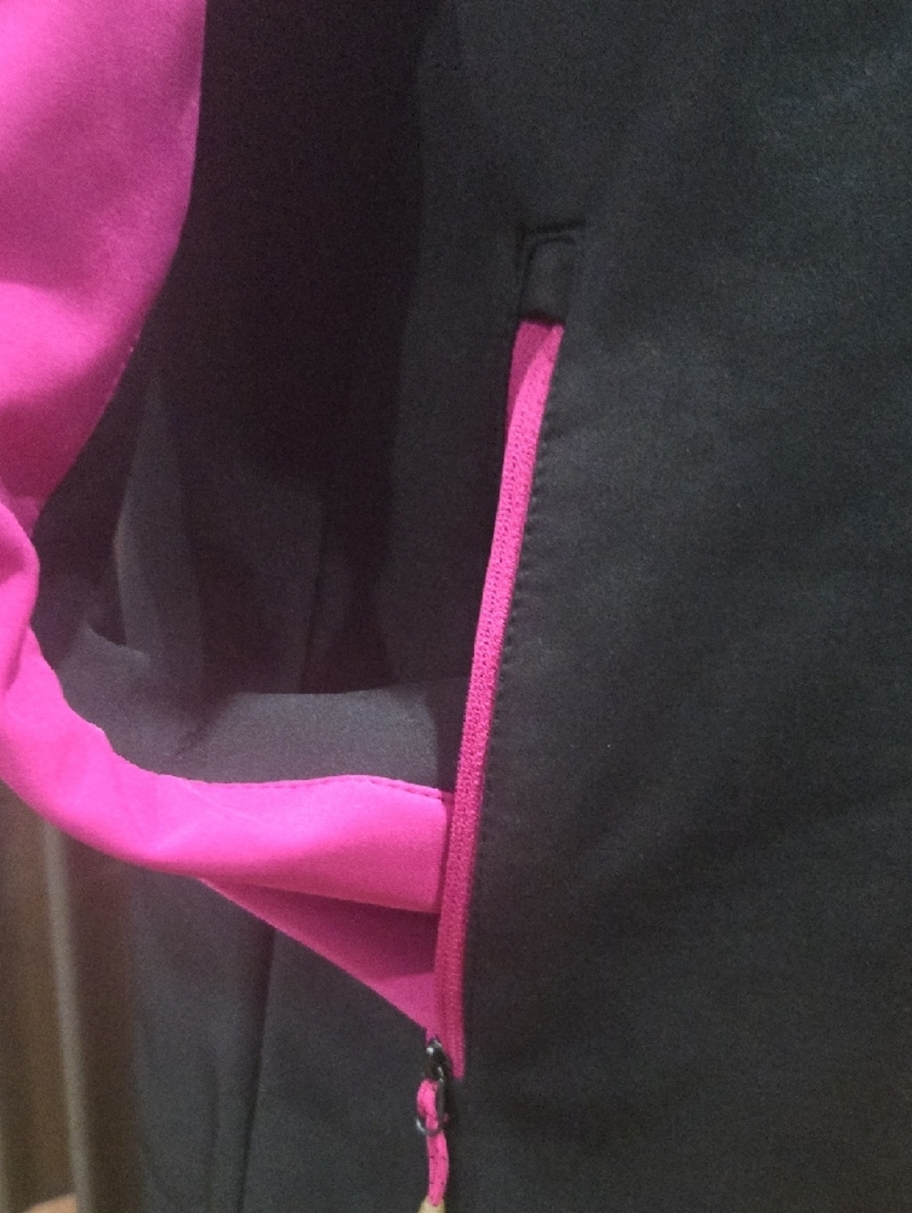 Reebok Hot Pink and Black Hooded Running Jacket, Full Zip, Large - Picture 6 of 8
